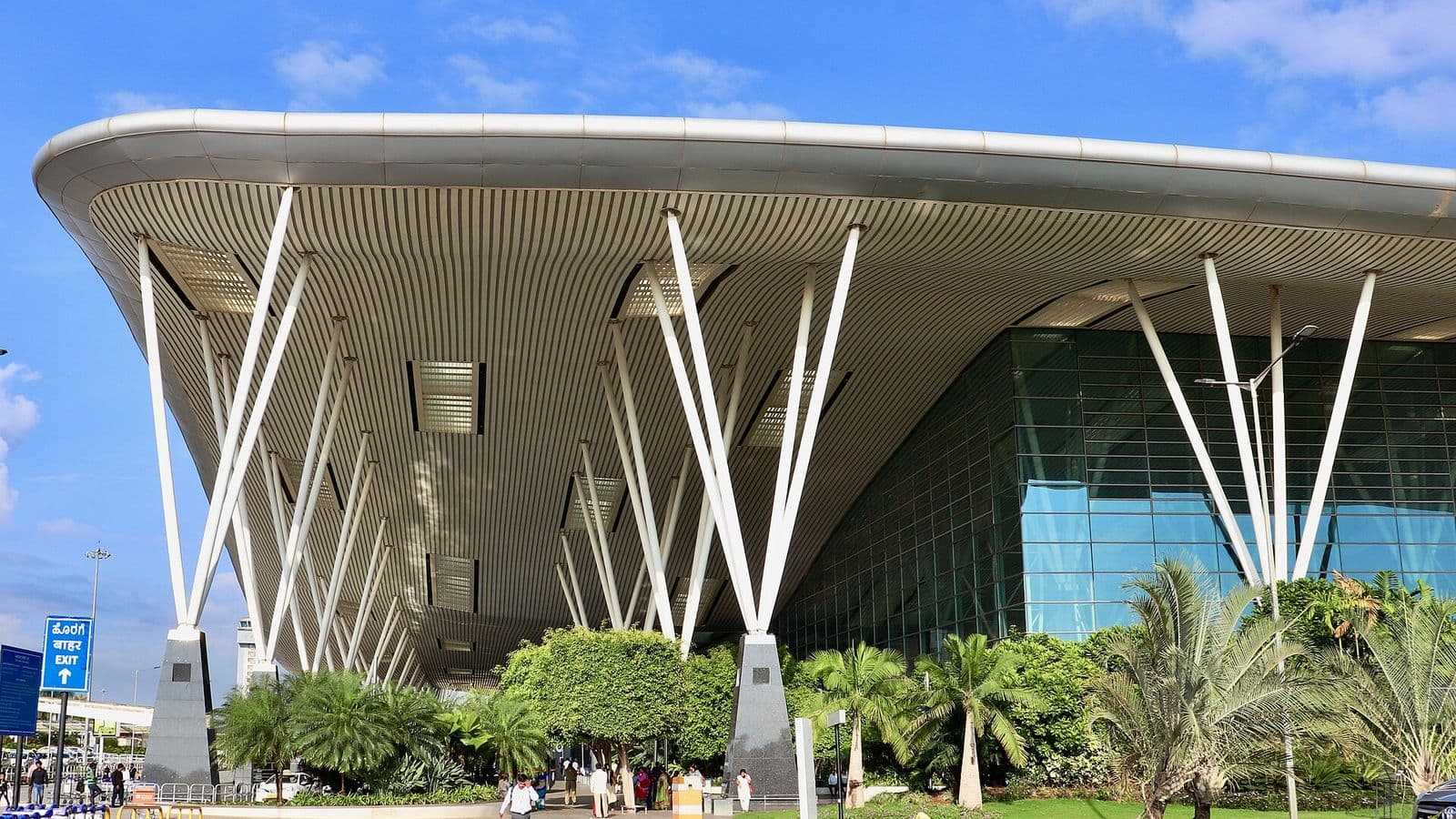Taxi pickup point at Kempegowda International Airport, Bengaluru